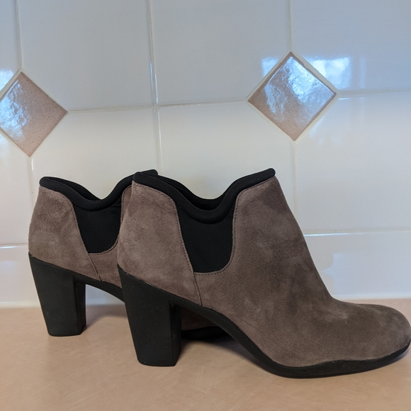 Clarks Artisan Booties Size 8 - Picture 10 of 10